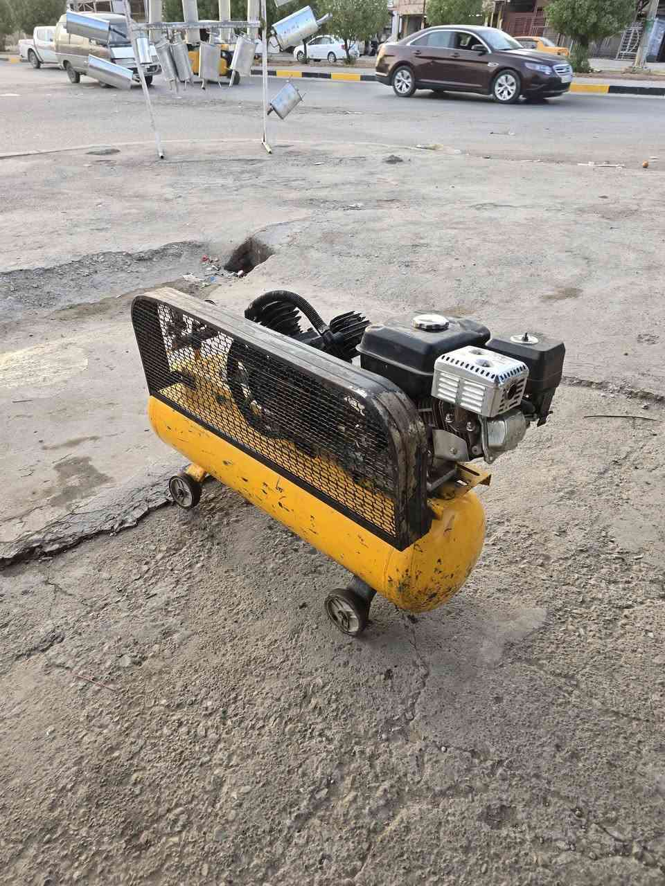 سلام عليكم بطل للبيع
١٠٠ لتر شغال ١٠٠/١٠٠ السعر ١٥٠ وبي مجال 
بغداد الحسينيه ***********
