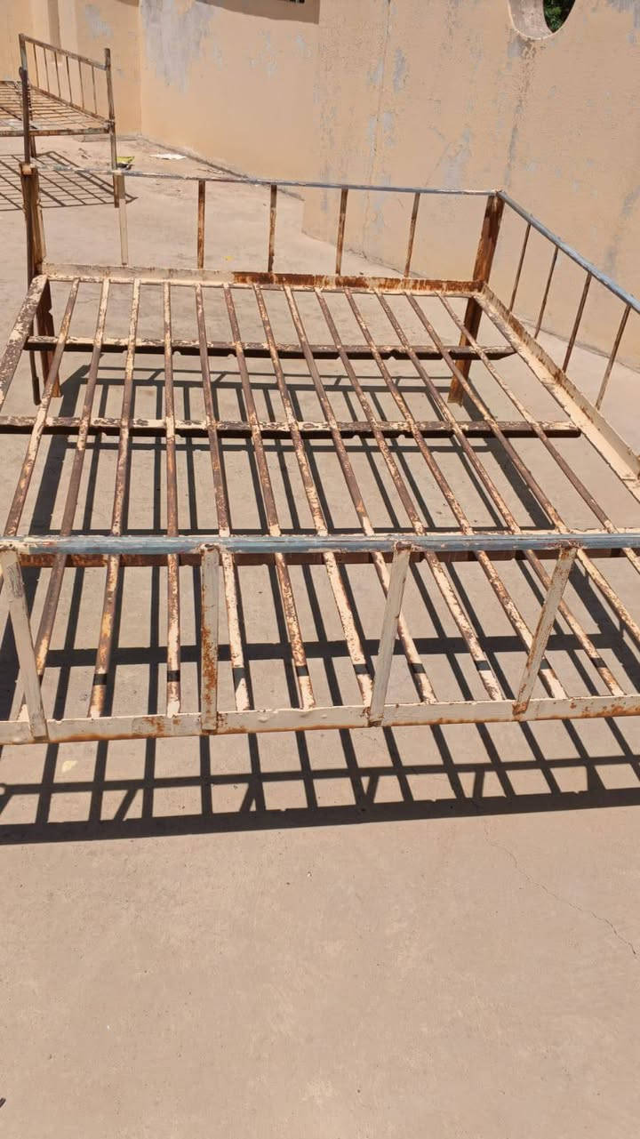 جربايات قطع نضيفه نفر واحد ب35الف 
***********
