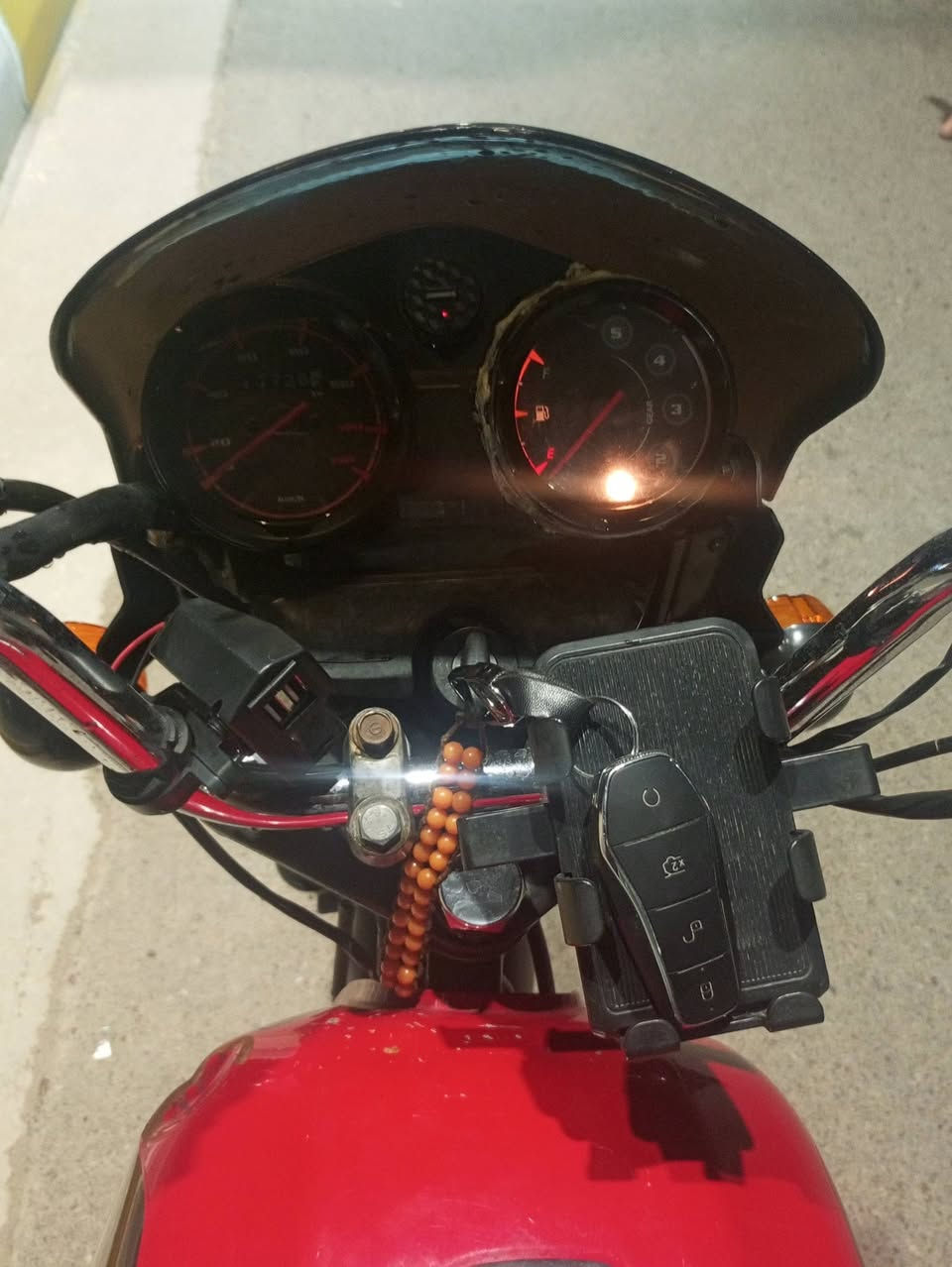 سلام عليكم
دراجه بوكسر 2021 للبيع 

جاهزه مابيه نقص برغي +صينه زنجيل موجوده فتحته حته ادهن الزنجيل 

ملاحضه /بدون اوراق 

مكانه /فلوجه جولان الثانيه 

السعر /900وبيه مجال حك الجيه 

***********
