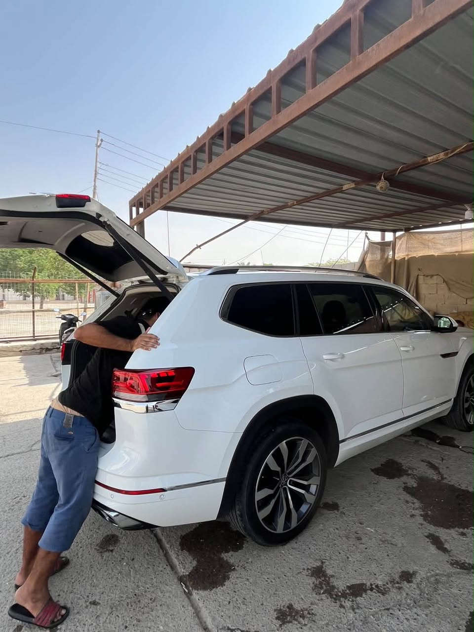 أطلس • R-Line • بونيد متضرر