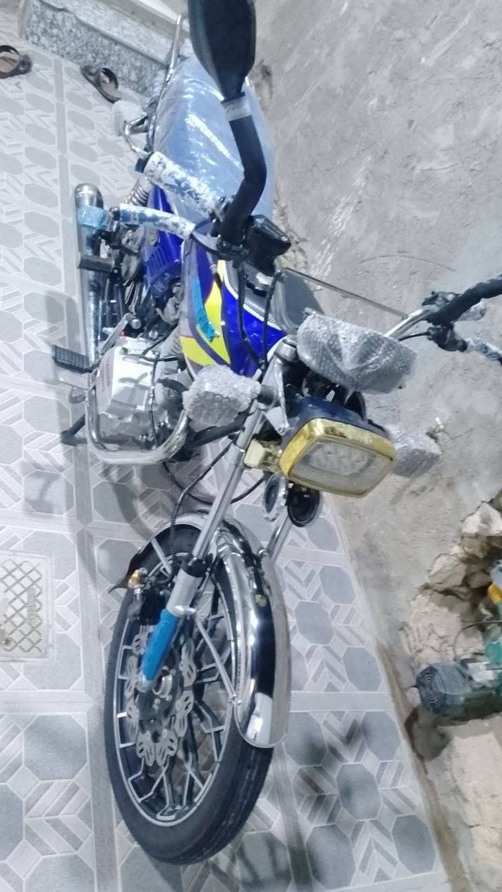 سلام عليكم دراجه سيفان البيع موديل 2024 بعده شركه كله شقال محركه شركه كله جديد عله وضع شركه بيه بس منفيس مكاني رمادي مجمعات الهندسيه السعر 750 وبيه مجال ***********
