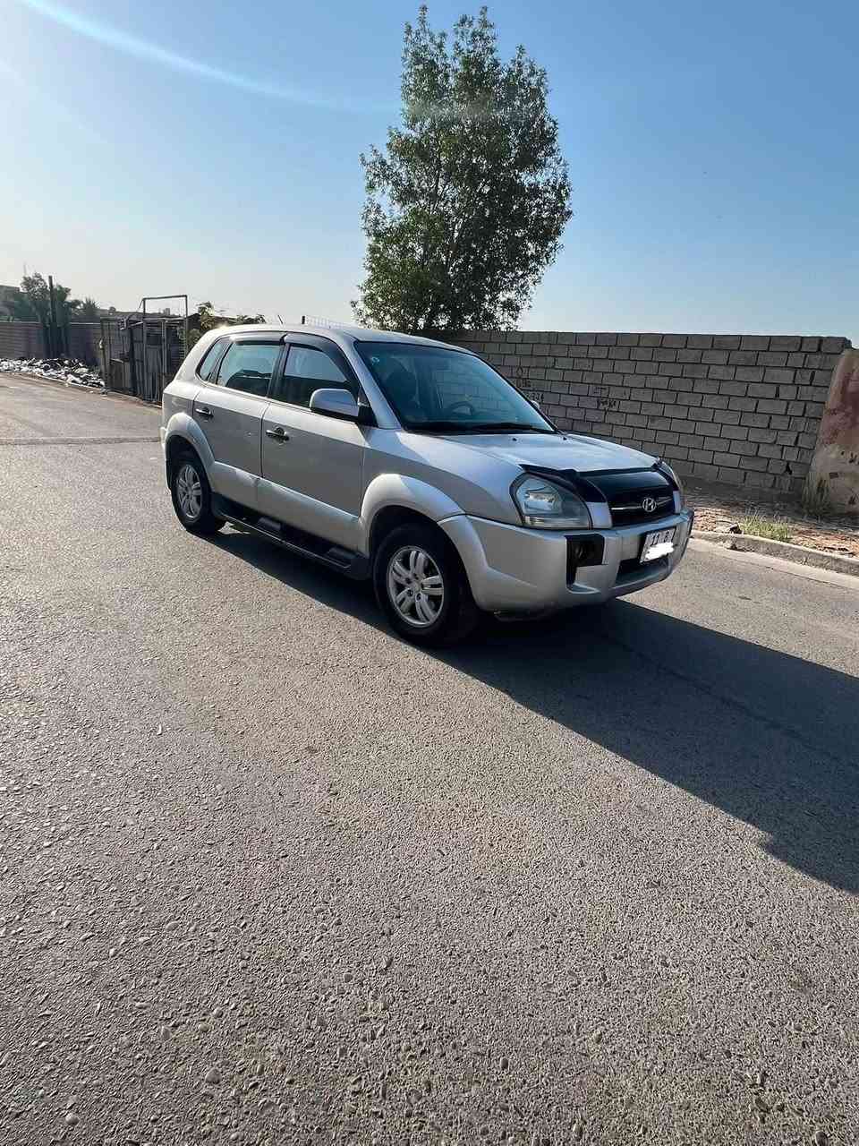 سلام عليكم 
توسان ٢٠٠٨ سلفر 
حديد مكفول من صبغ فقط جاردة بنيد وقمارة 
بلاستك مصبوغ 
محرك ٤ سلندر ٢٠٠٠
محرك كير سليم 
راكات قمارة موجودات 
شاشة كاربلي اندرويد اوتو 
حساسات خلفية 
رقم بغداد بسمي 
هزة ممخلصة بعد لنهاية سنة
مكانهة بغداد الحسينية 
السعر ٩٧وبيهة مجال 
***********
