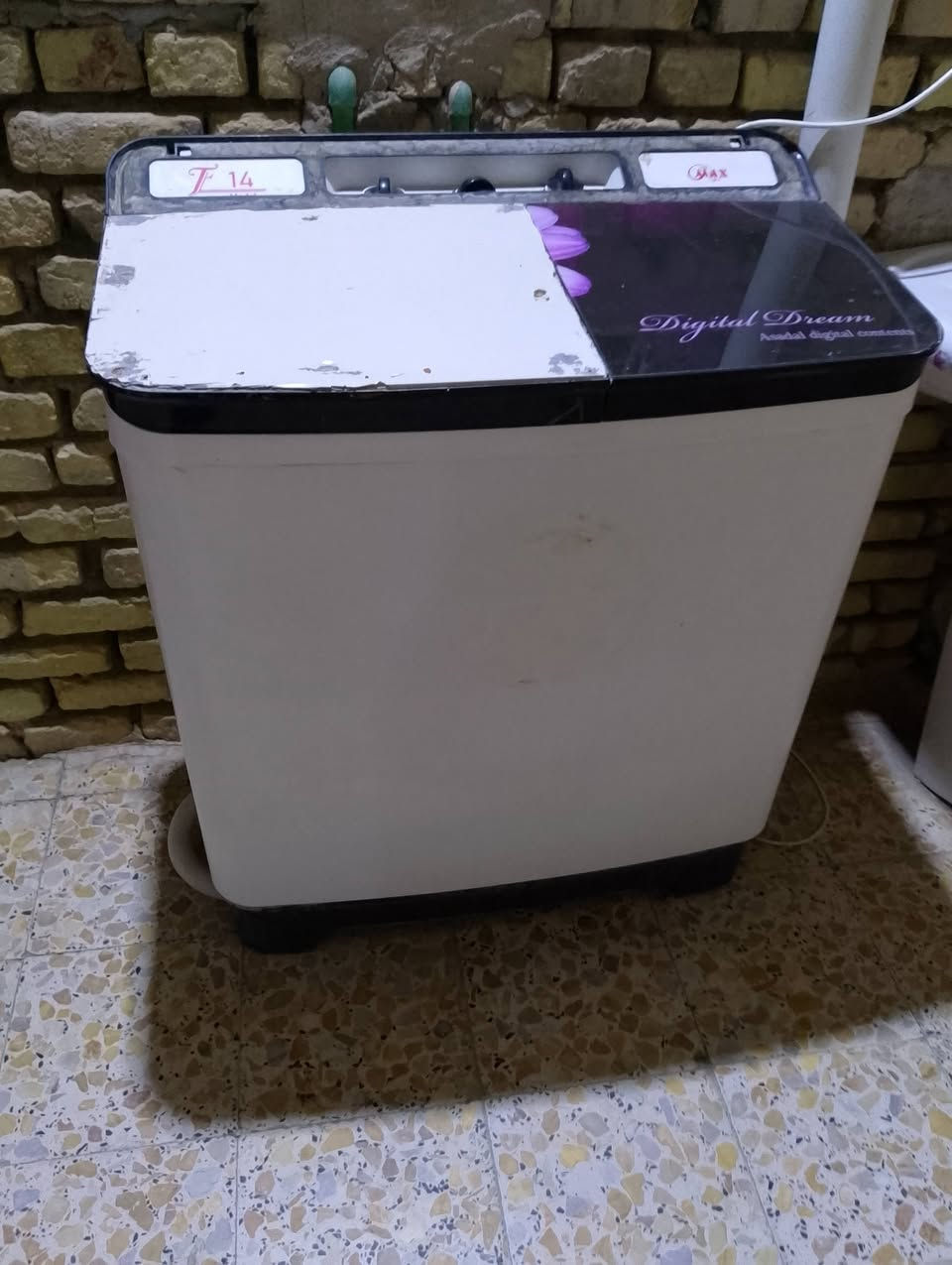 سلام عليكم للبيع اثاث بيت كامل تفاصيل اكثر واتساب او خاص ***********
