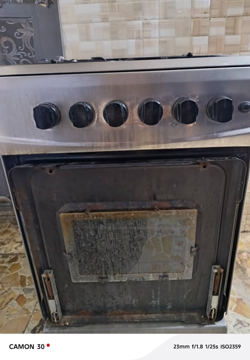 طباخ عيونه 2 ضعيفات
والجامه موجوده مستعجل ع بيع الفرن شغال  

45 حي اور  

***********

نص مكتوب في الصور:
- CAMON 30 23mm f/1.8 1/25s ISO2359
- CAMON 30 23mm f/1.8 1/17s ISO6606
- CAMON 30 23mm f/1.8 1/33s ISO2760
- CAMON 30 23mm f/1.8 1/33s ISO992