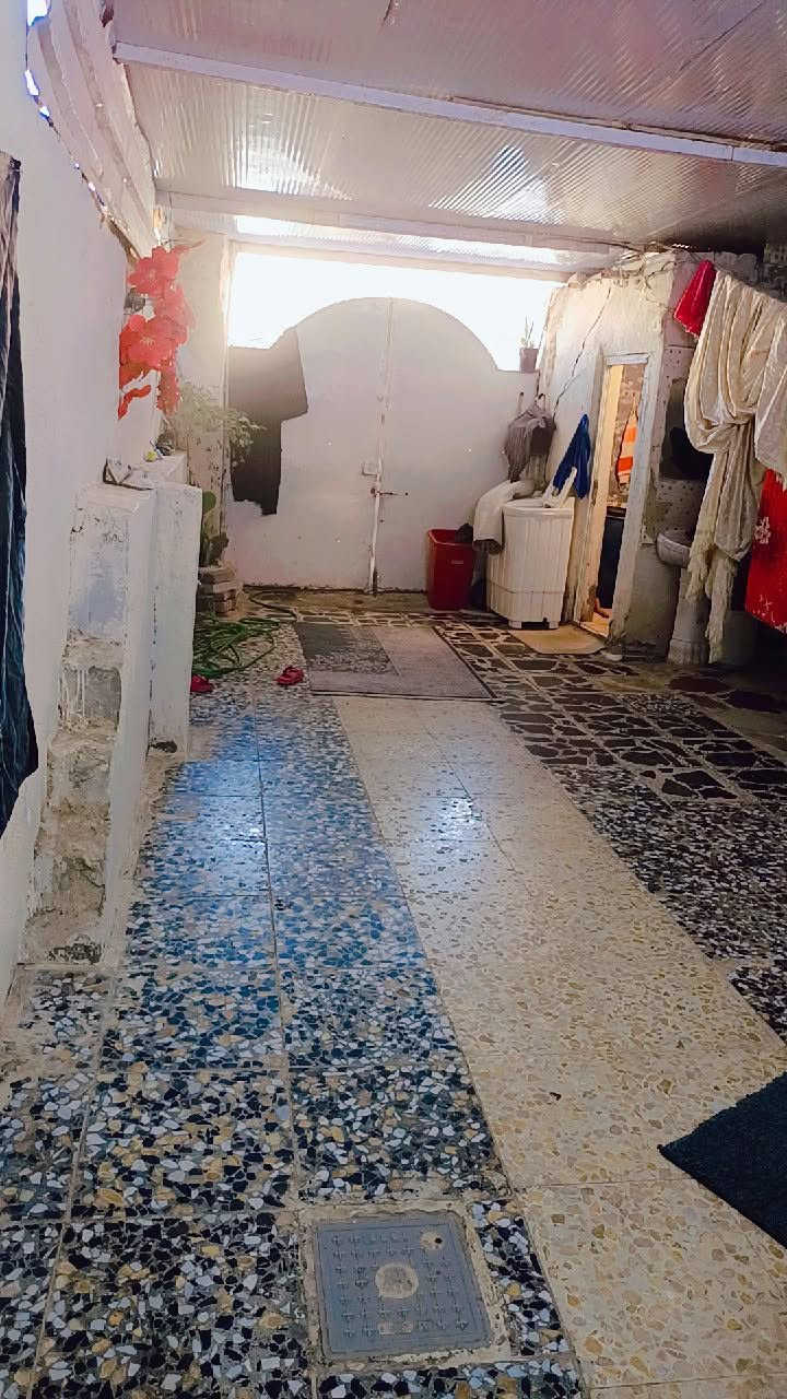 بيت للبيع بلديه البيت واقوراقه ماشيه باسمي 100متر قريب ع مستوصف الطاقه شارعة تبليط قريب ع مدارس 
ب31وبيه مجال بسيط  للطيبين البيت بلديه موقع حي العسكري مستوصف الطاقه يم مركز الشرطه الي يم جامع ال عمران
للاستفسار اتصال ع رقم ***********
