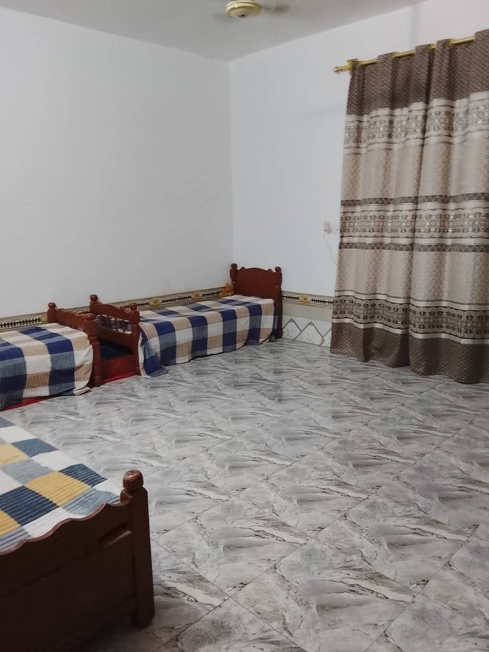 هيت حي الفاروق • بناء جديد • غرفتين وصالة