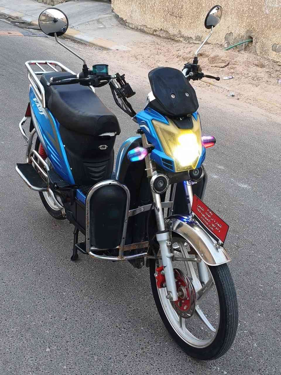 دراجة هارلي نظيفة ومناقصها شي ..
البطاريات🔋فوول وعالفحص ..
الكهربائيات كلها شغالة 🔌 .. مانع سرقة 📢 ..
تشغيل عن بعد 📲 .. نظام 🈴 رجوع للخلف .. شاشة تحديد العطل 🖥️ .. لايت عالي ناصي 🔦 .. اشاير ➡️⬅️ .. 
الـسعـر .. 400 .. وبــي مـجـال ..
*********** .. واتــســاب .
