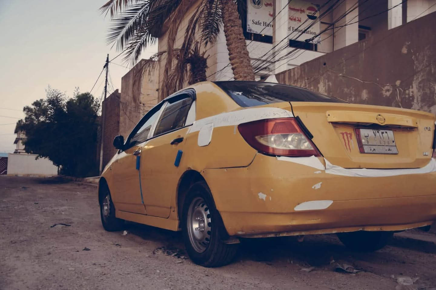 بي وأي دي 2010 
سيارة مكفولة من كير او محرك
كير عادي محرك 1.2
صبغ كام 
تخم تاير جديد 
دوشمة جديدة كشنات جلد 
سيارة بيع مستعجل معروضة 25ورقة او بيهة مجال للشراي يتصل واتساب او خط ***********
