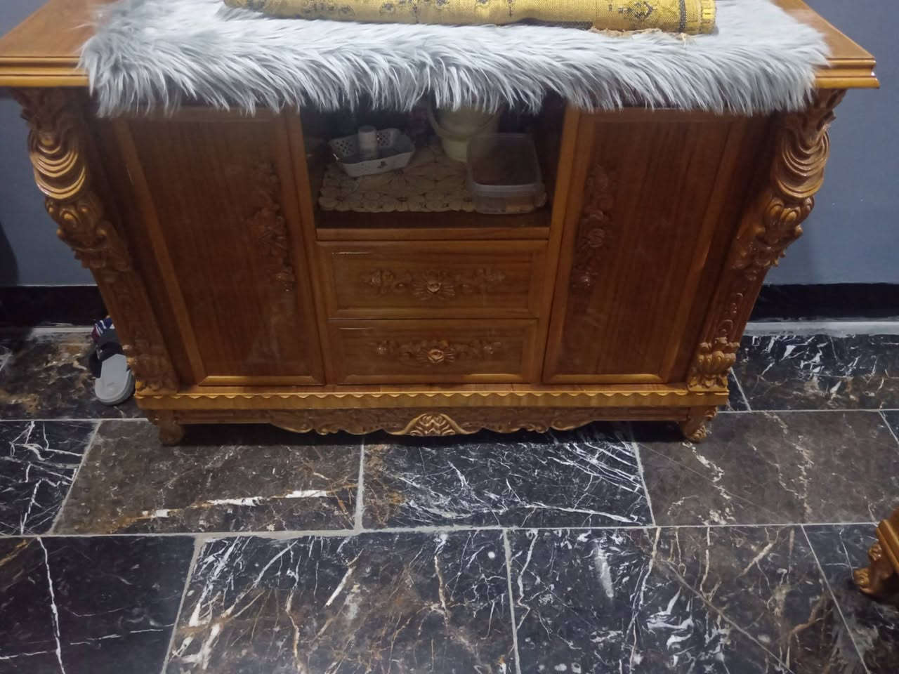 غرفه نوم ام سته بيبان طابقين تسكام صار شهرين من اشتروها  مكانها حي المعلمين الجديد  للاستفسار *********** السعر مليونين قفل
