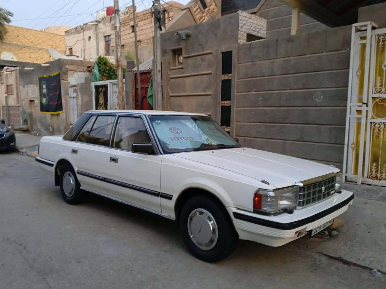 سياره سوبر للبيع موديل 1985 جديده عله وضع الشركه مكفوله كفاله عامه ***********
