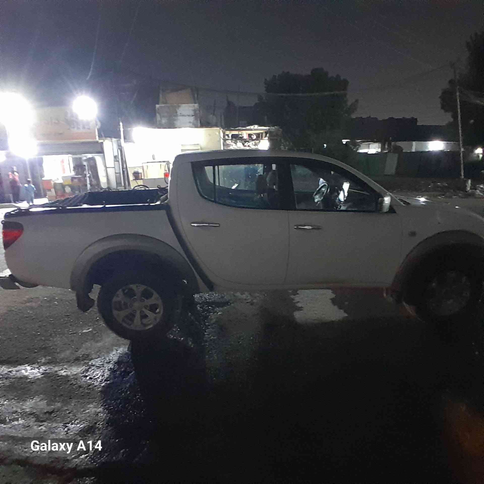 السلام عليكم   سياره مكفول كفاله عامه  دفع رباعي مكان  مكان بغداد البلديات   سياره فول و تخبل و سعر مناسب.   ٦ سلندر  سياره ما متعوبه  سياره ناعمه  رقمه بغداد                    رقم صاحب سياره.  ***********

نص مكتوب في الصور:
- Galaxy A14