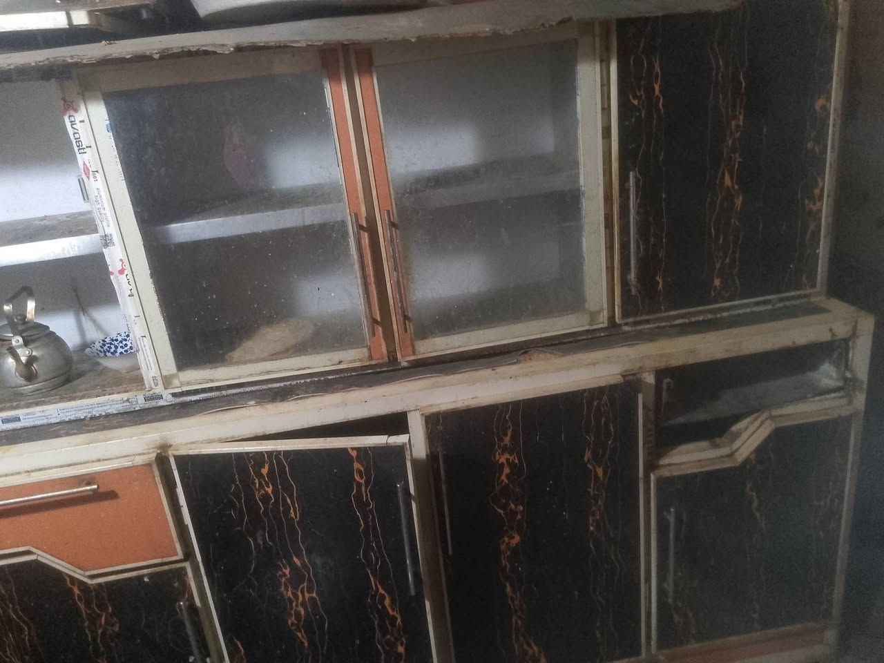 طباخ وكاونتر البيع ***********
