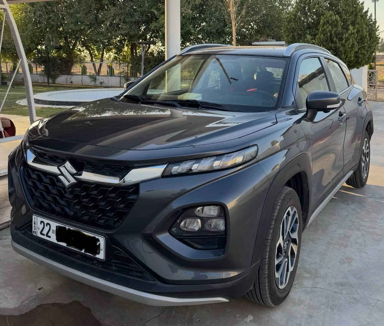 السلام عليكم 🌹
🚘 للبيع سوزوكي فرونكس GLX 2025 – Full Option ✨

💰 السعر: 15,200 دولار — مجال بسيط للطيبين 🤝

السيارة مشت ٢٩ ألف كيلومتر

🔹 محرك 1.5 لتر – 4 سلندر

🔹 قوة 102 حصان

🔹 عزم 137 نيوتن/متر

🔹 هايبرد خفيف MHEV

🔹 گير أوتوماتيك 6 سرعات

🔹 دفع أمامي 2WD

🔹 خزان وقود 37 لتر

🔹 5 مقاعد

⭐ المواصفات والتجهيزات:

🔹 شاشة 9 إنچ

🔹 Apple CarPlay + Android Auto

🔹 كاميرا 360°

🔹 HUD – شاشة عرض على الزجاج الأمامي

🔹 شاحن لاسلكي للموبايل

🔹 دخول ذكي Keyless Entry

🔹 تشغيل السيارة بضغطة زر

🔹 مثبت سرعة Cruise Control

🔹 مكيف أوتوماتيك

🔹 فتحات تكييف خلفية

🔹 أضوية LED

🔹 أضوية نهارية LED

🔹 جنوط ألمنيوم 16 إنچ

🔹 مرايا كهربائية قابلة للطي والتعديل

🔹 إشارات بالمرايا

🔹 ضبابيات

🔹 نوافذ كهربائية

🔹 6 سماعات

🛡️ أنظمة الأمان:

🔹 6 Airbags

🔹 ABS

🔹 ESP – نظام الثبات الإلكتروني

🔹 Hill Hold – مساعد صعود المرتفعات

🔹 حساسات خلفية

🔹 TPMS – مراقبة ضغط الإطارات

🔹 ISOFIX لمقاعد الأطفال

🔹 قفل أمان للأطفال

🔹 كاميرا 360°

📝 ملاحظة: توجد رصعة خفيفة جداً موضحة بالصورة على البونيد، نتيجة تخريب أطفال متعمد.

🛡️ الضمان:

🔹 5 سنوات على المحرك

🔹 3 سنوات على البطارية

من شركة الصادق.

📍 الموقع: أربيل

📞 للتواصل: ‎***********‎
