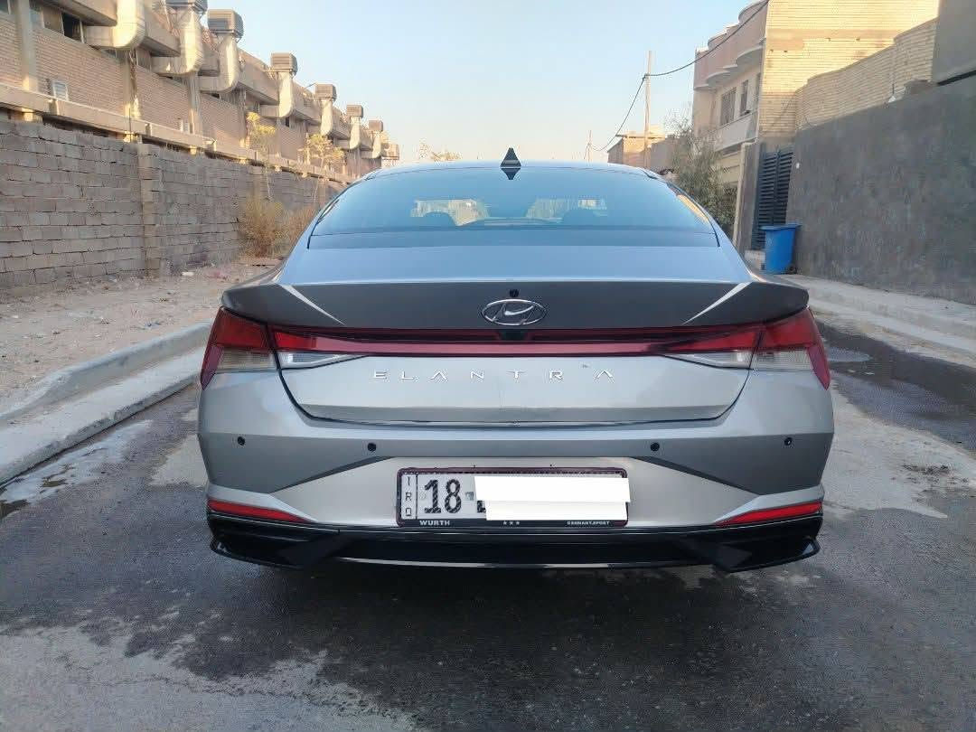 الانترا 2021 امريكي حادث بسيط بدون دواخل فوول ماعده الفتحة ليبل واحد كله
بدون ايرباك كله سليم
تحديد مسار 

توقف ذاتي 

تشغيل عن بعد 

صدر امامي خلفي بلادي 

كير مكينه تبريد كفالة

مكان بغداد الغزالية

***********
