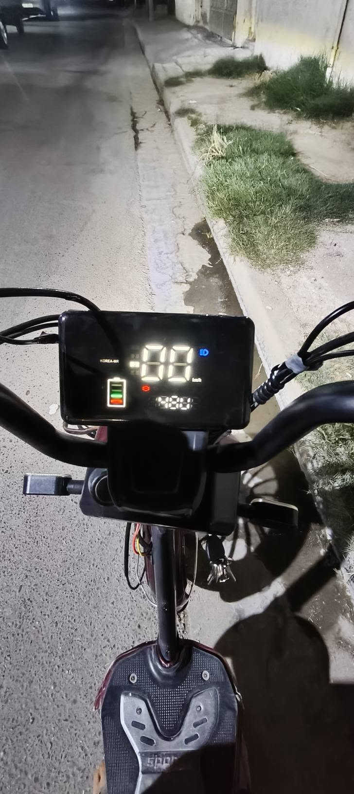 دراجة شحن تايكر
4بطاريات 
من100الى 0
70KM
تشحن من الصفر 100... 
5 ساعات 
شاحنة اصلية موجودة 
مكاني الغزالية شارع المدارس
*********** واتساب واسيا
سعر 300بيه مجال للطيبين 
مراوس بانزين اذا اكو
