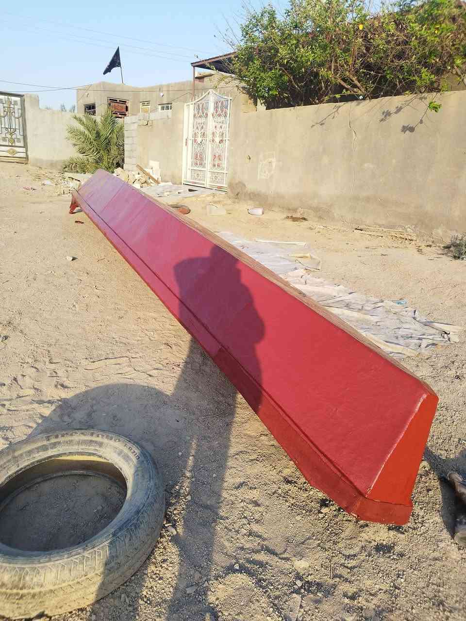 السلام عليكم بلم للبيع طول16العرض مترو20 الارتفاع 47 بلم نضيف مصبوغ لجماليه لسعر 650 وبي مجال رقم *********** العنوان البصرة القرنه السويب
