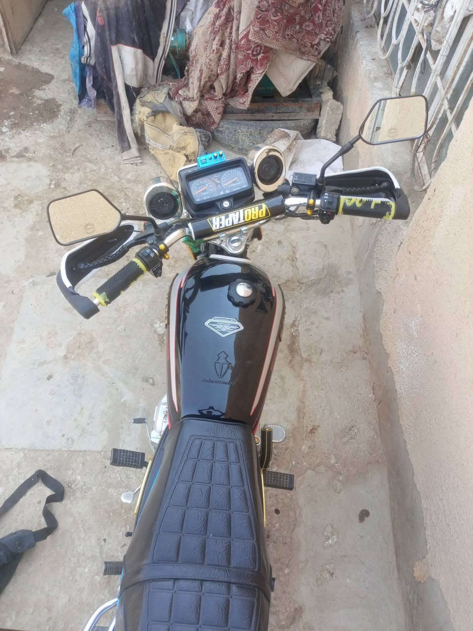 سيفان 25البيع دراجه جمبزه ماشا 1400 سعر 900 قفل ***********
