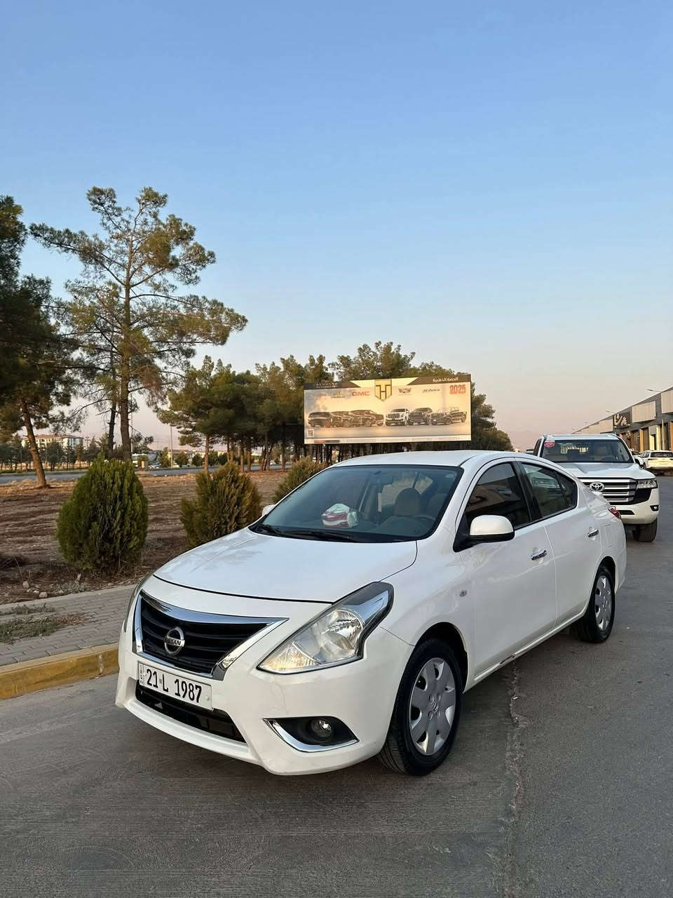 سەنی لاکشمیبای ٢٠٢٢ بۆ فرۆشتن سفری شەریکەی نیسان 61 هەزار کیلو مەتر ڕۆشووە
سەیارەکە بێ بۆیاخە یەک قوپاوی هەیە لە سەقفەکە و پەلەی سارد لە درگای سایەق ماباقی هیچی تری نیە تازەیە 
مواسفاتی دەسک ئیستیل
بلاجکتۆر 
باڵ
بلوتوس و شوێنی USB
دوو جام کارەبا 
بە ناوی خۆمەوەیە هەزە و بەراد و ٤ تایەی تازەی لە ژێرە کامل رۆن و فلتەری تازە گۆراوە 
سیعری 96$ وەرەقەو یەک تۆز مەجالی تیایە ***********
