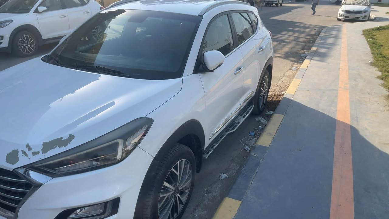 السلام عليكم
هيونداي‏ توسان 2019 خليجي كوري
رقم بغداد دولي بأسمي شرط التحويل
كفالة عامة من الصبغ  فقط ربع الدعاميه الخلفيه 
ويوجد بارد في خشم البنيد وتكحيل كارت اثر شخوط
بصمات 2 شركه 
كشنات جلد تحكم كهرباء 
داخل صاج 
شاشة وكامرة خلفية 
حساس خلفي 
3 وضعيات قيادة  
قطعتين تبريد
يدات نيكل
شباك نيكل
مري شفط 
اشاير مري 
تحكم ستيرن
كروس سرعة
لد نهاري
حساسات امامي وخلفي  
مكان السيارة  الحلة 
السعر  175$  
السياره ماشيه 225km  
رقم الهاتف ***********

