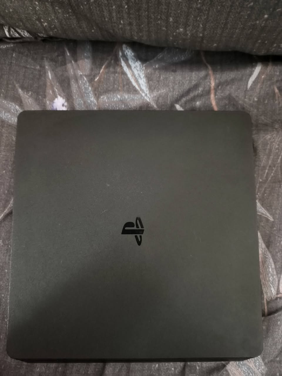 بدون توصيل
Playstation 4 slim
جهاز نضيف
ذاكره نص تيره
يجي وياه 2 العاب
جي تي اي 5
فيفا 21
و2 يدات بس بيهن عطلات ويشتغلن
وكامل ملحقاته والجهاز مفتوح فقط للتنضيف وتبديل معجون حراري
وبيه مشكله من تحط قرص لازم طفي جهاز وتشغله ويشتغل طبيعي والقرص يشتغل وتكدر تلعب
وكيبل لليدات يجي وياه يعني جهاز مبيه عطل اله شغله بسيطه وحله سهل 👌
جهاز نضيف والسعر 180 وبيه مجال
المكان بغداد بسمايه
رقم ***********
