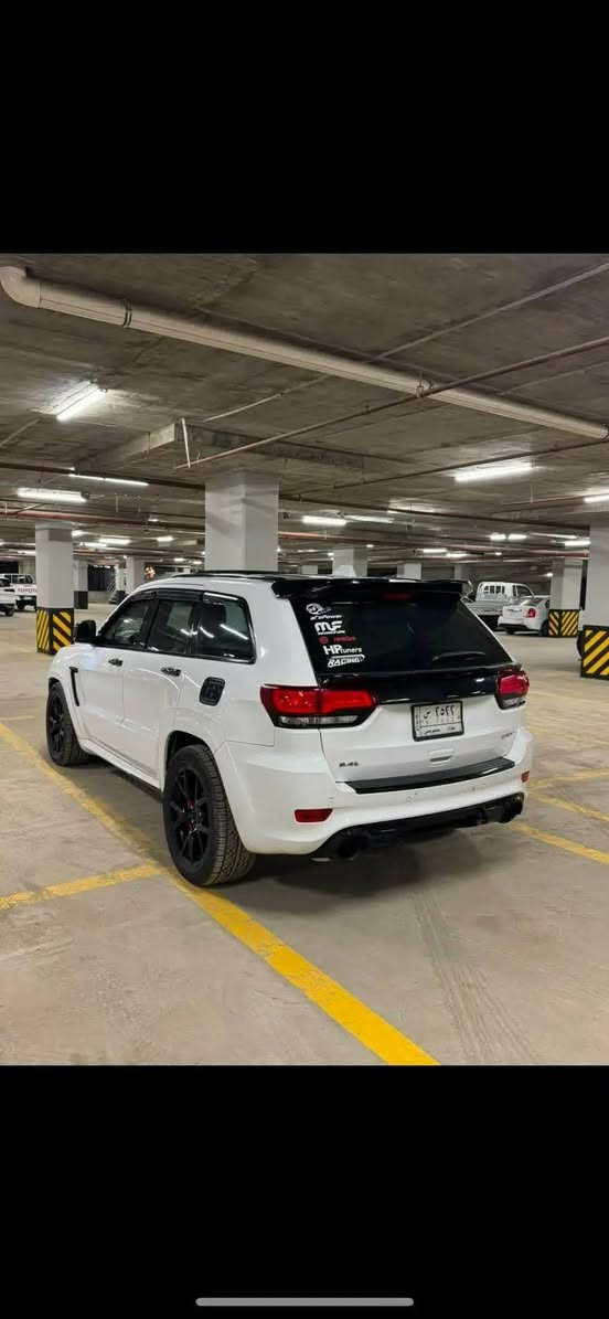 Jeep srt 2015 خليجي 
للبيع او المراوس باقل 

محدثة دعامية وبنيد تراك هوك 

فول مواصفات للاخير ومعروفة مواصفات SRT 
مكينة 6400
عليهة ستيرن كاربون فايبر بي شاشة معلومات ولدات وية RPM 
شوتة AFE رياضي 
هدرز Longtube 3 x 2
اكزوز موبار ريموت بالاضافة الى اكزوز ماكنوم فلو اضافي انطي وية السيارة 
تايرات كلهة جديدة ونظيفة 
بريكات بريمبو امامي خلفي 
عليهة ادامة كاملة مجاول وتخم بلكات جديد وهايدروليك الكير 
رقمهة حلو 2522 

برمجة فول سيفتي للاستخدام اليومي Knock 0 بال RPM 6000

السعر 205 

حادثهة دعامية فقط والبنيد مبدل للتحديث 

بيهة بارد بالبيبان عكس السايق والسونار موجود

***********
