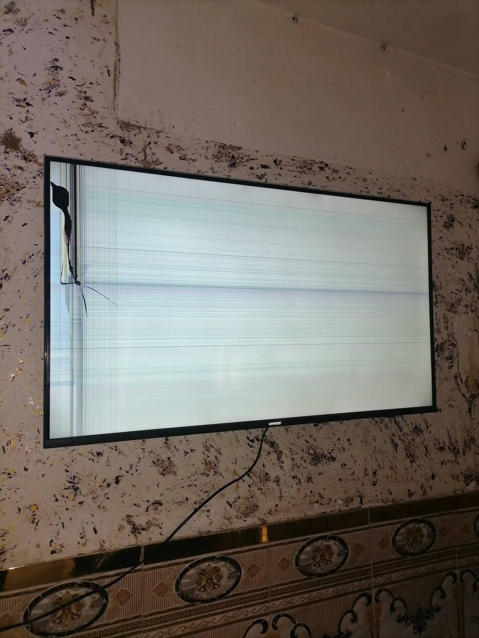 عندي هاي البلازما هسه شغلتها لكيتها مضروبه اريد ابيعها كينوود سمارت انترنت بيها بس هاي الضربة الي يريدها يتصل
***********
