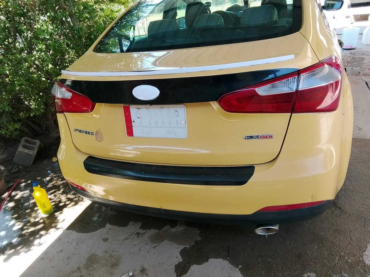 كيه فورتي ٢٠١٤ وارد امريكي
حادثهاا ب امريكهااا الداعميه الاماميه وخشم الغد نفسيته راجع. وبهااا شخط ومصلح ع البارد بل الباب الي وره السايق
وطخه باب الصدر مال باسكل. 
محرك ٢٠٠٠..خير من الله لا تنقيص ولا تبخير
تبريد ثلج  السياره جاهزه من كلشي بسمي سنوية.. ومصفره من هيئه. ومن كلشي
السياره صبغتهاا جديده....عارضها ب٩٣ وبيهاا مجال اشويه.
 نقصهاا بس شريط استيرن  وكف من وره الهورن

بغداد ابو غريب 

للاستفسار
***********
