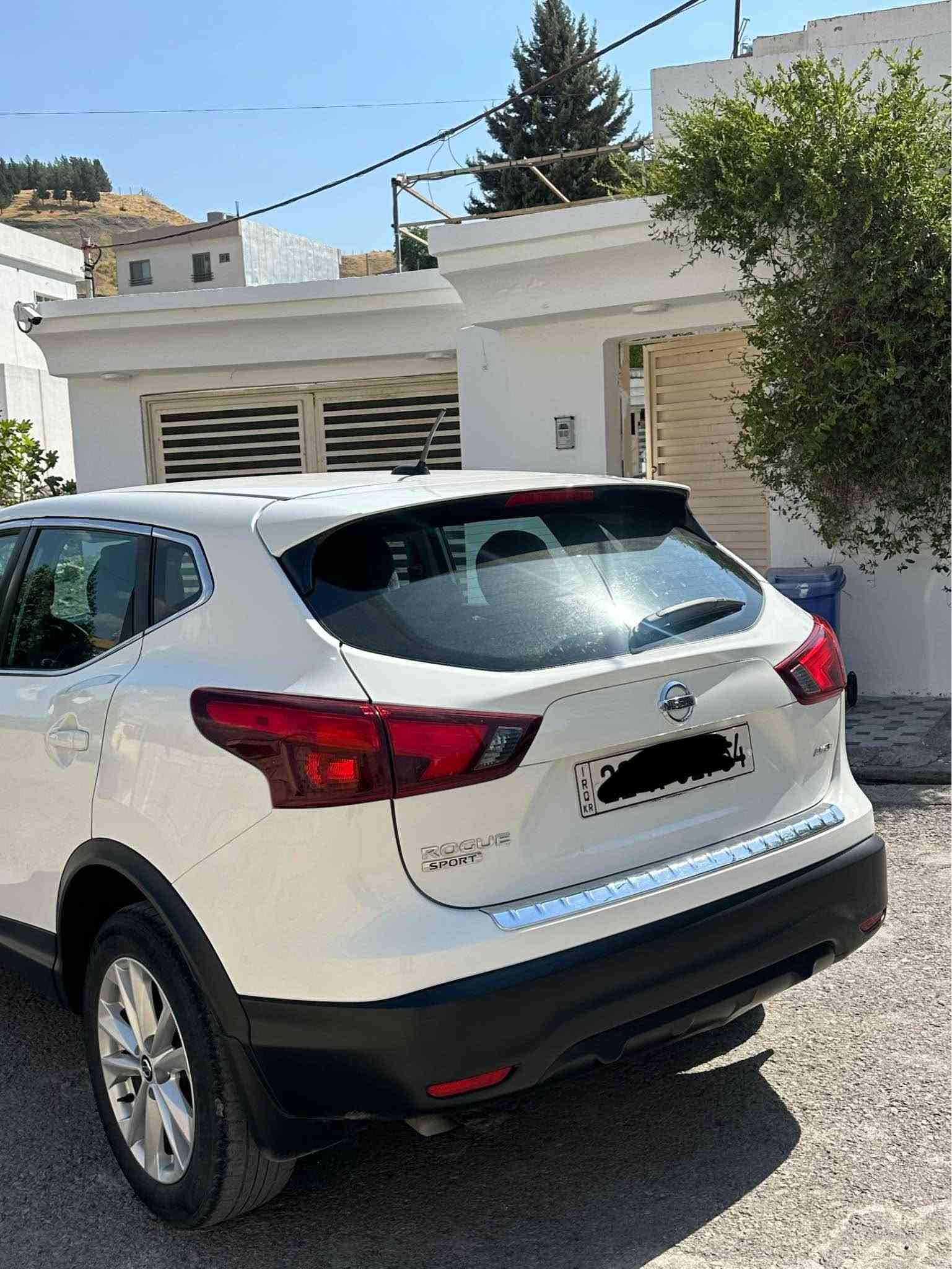 Nisan rouge sport 2019 sv AWD 
دوو پارچه بوياغ بى أرباك ٥٧ هه زار مايل رويشتووه 
ده بل اكسل 
رقم و سنوى نوي يه شانسى نيه تنها جه مپه كى پيشى هه يه 
سعرى ١٣٩$ كه ميك مجال 
*********** أربيل, العراق
