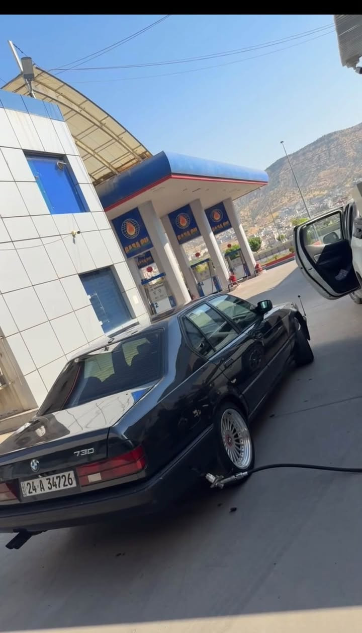 غاز وبانزين • شاشة وكاميرا • ١٩٩٢