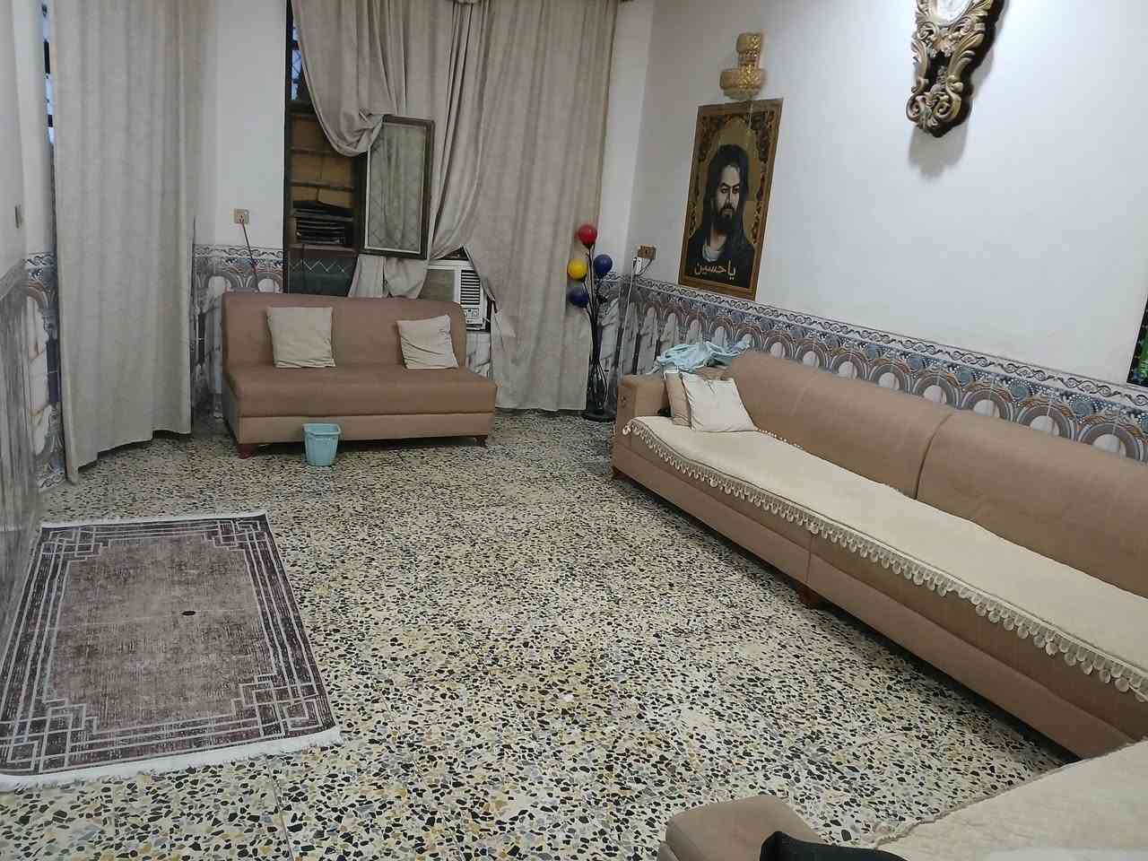 بيت مساحه 200 واجهه 10 نزال 20 طابو زراعي سند 25 بي مشتمل من ظمن البيت يحتوي على 2 غرف نوم كندور ومطبخ واستقبال وطارمه العنوان ابو خستاوي شارع المرور قريب شارع استفسار
*********** 
بيت مساحه 200 واجهه 10 نزال 20 طابو زراعي سند 25 بي مشتمل من ظمن البيت يحتوي على 2 غرف نوم كندور ومطبخ واستقبال وطارمه العنوان ابو خستاوي شارع المرور قريب شارع استفسار

