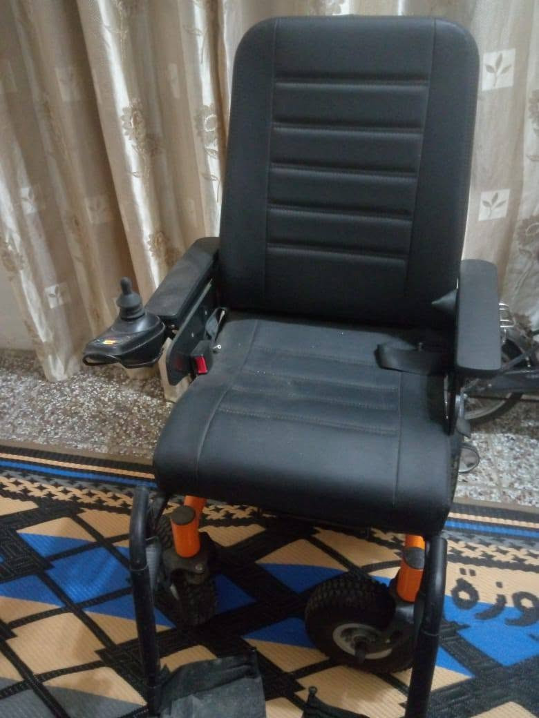 السلام عليكم
كرسي كهربائي جديد  ستخدام يوم واحد السعر 450 الاستفسار اتصال***********
مكان مدينه الصدر اتصل واستفسر اني مكلفه بالنشر

نص مكتوب في الصور:
- مخصص لذوي الاحتياجات الخاصة محرك كهربائي قوي تصميم آمن ومريح نظام التحكم (الجوياستيك) عجلات أمامية مرنة شعار "إنجوي كير" (علامة تجارية) مقعد جلدي مريح تصميل النيجات