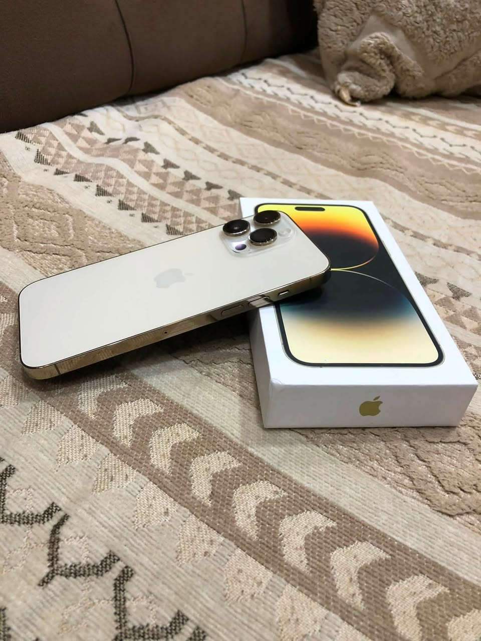 ايفون 14 برو ماكس وتر شرط شخط واحد مابي نضيف كلش كارتونته ويا بطاريته ٨٢  ذاكره ٢٥٦  سعره ٨٧٠ الف
مكانه نجف كرفه حي ميسان ***********
