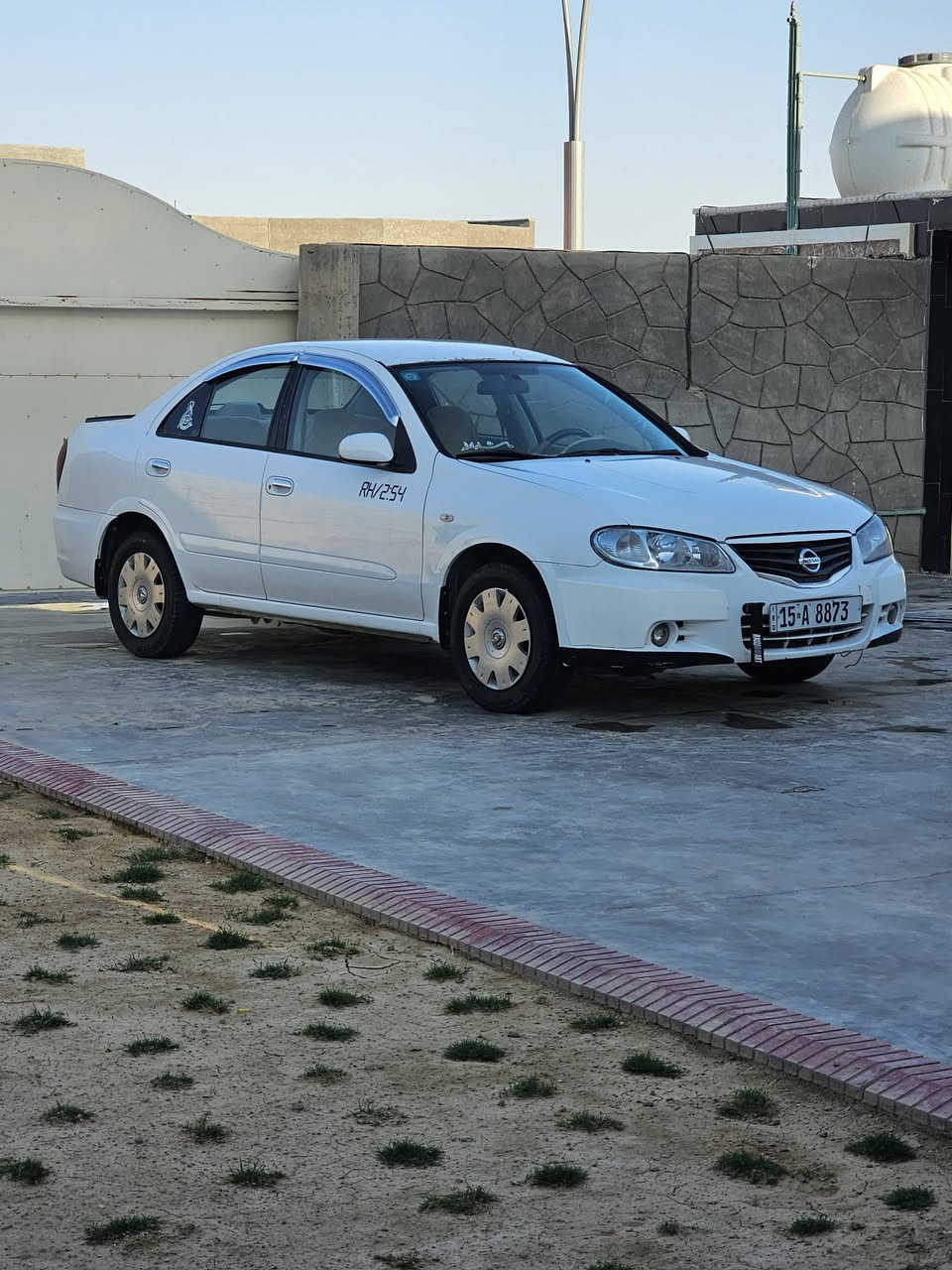 السلام عليكم اخوان توجد سني ٢٠١٠ بيها بعض الملاحضات سياره حلوه مال جناي محرك اسود كير عادي سياره خير من الله رقم الانبار جديد صاحبها بحديثه تحويل مباشر محرك وكير وصدر كله بشرط  //////سعر   ٩٥   وبي مجال ويرهم مراوس على بيكم نضيف مكاني حديثه هاتف ***********
