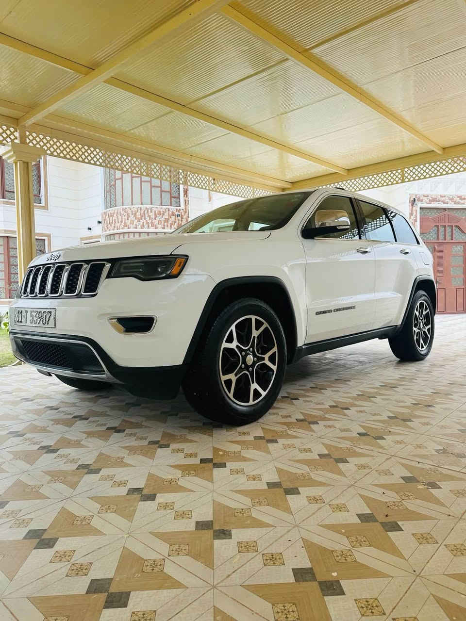 جيب2019 لمتدد  امريكي فول سياره باسمي هزه جديد السياره ما بيه نقص اي شي
فول مواصفات 
رادار جانبي
تبريد تفدئه كشانه امامي خلفي 
سياره بانوراما 
جنطه شفط
السياره ما بيه كلشي كلين سياره جديده
للاستفسار رقمي ***********
السعر 250 ورقه
