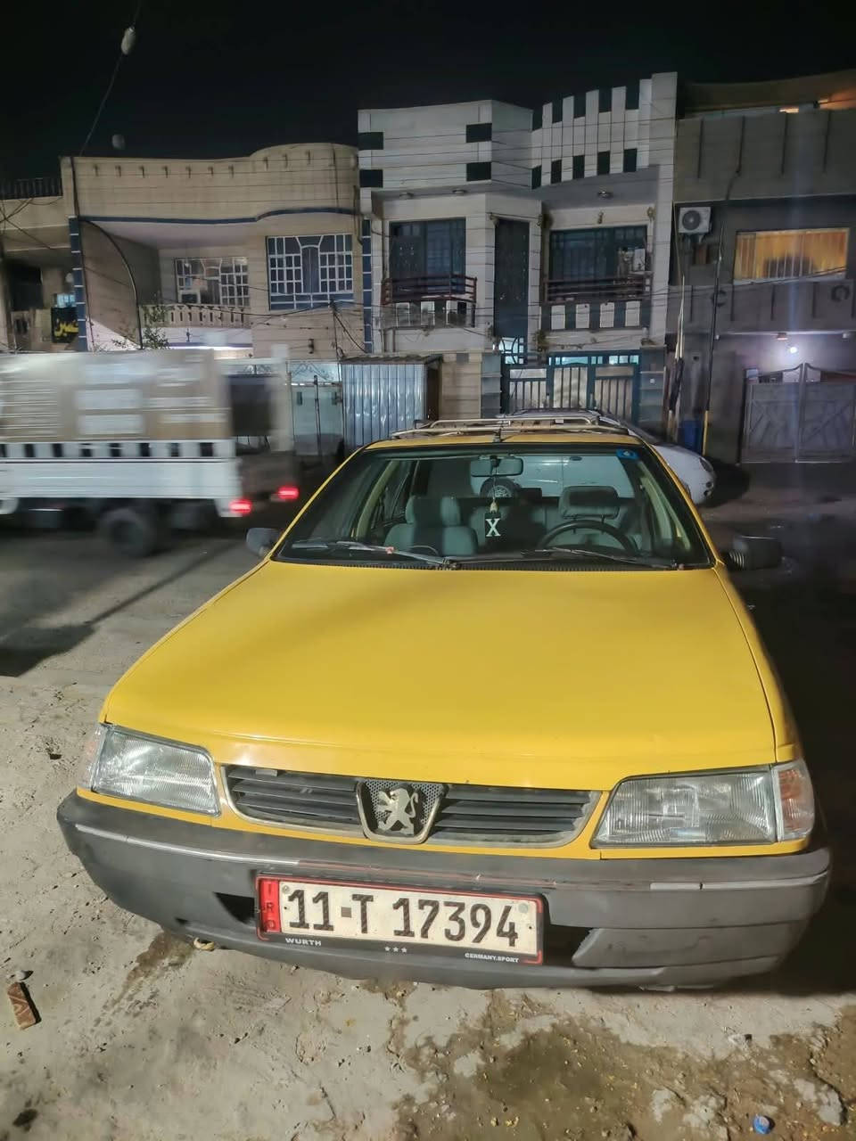 السلام عليكم بيجو روى للبيع موديل 2009
رقم انكليزي تخم تاير جديد
صدر خلفي امامي جديد
صطاب اكسلات جدد
تبريد ثلج 
مكان بغداد الشعب رقم الهاتف ***********
