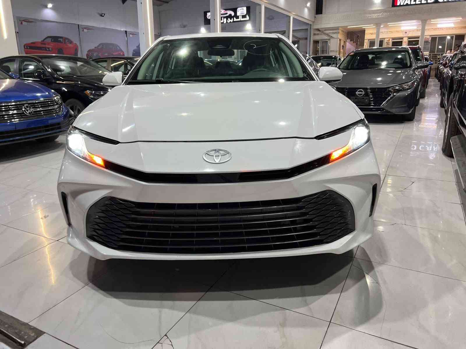 🚘 تويوتا كامري 2025 LE
🔥 موديل 2025
🔹 فئة LE
🔹 محرك 2.5 لتر – 4 سلندر
🔹 قوة 201 حصان
🔹 قير أوتوماتيك 8 سرعات
🔹 دفع أمامي FWD
🔹 جنوط ألمنيوم 17 إنج
🔹 ليدات أمامية وخلفية + DRL
🔹 ضباب LED
🔹 مرايات كهرباء وقابلة للطي
🔹 تشغيل بصمة / زر تشغيل
🔹 دخول ذكي
🔹 مكيف أوتوماتيك دبل
🔹 مقاعد قماش
🔹 كرسي سائق كهربائي
🔹 شاشة 8 إنج
🔹 Apple CarPlay لاسلكي
🔹 بلوتوث + USB
🔹 6 سماعات
🔹 كاميرا خلفية
🔹 حساسات أمامية وخلفية
🔹 شاحن لاسلكي
🔹 مثبت سرعة
🔹 تحكم بالمقود
🔹 7 إنج شاشة معلومات
🔹 ستائر/وسائد هوائية وأنظمة أمان متكاملة
🔹 ABS + VSC + TPMS
🔹 نظام Toyota Safety Sense

🟢 السيارة بدون دواخل
🎨 البونيد فقط صبغ
✅ باقي السيارة حسب الفحص

💰 السعر: 194 بيه مجال 

📍 للجادين فقط، الفحص على المشتري.
اتصال: ***********
واتساب: ***********
ملاحظه يوجد جميع انواع السيارات حسب الطلب
