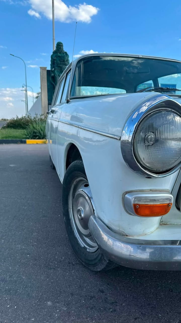 السلام عليكم
بيجو 404 موديل 1974 سياره كلها على البلاد كلشي شغال 
صبغتها كلش حلوة 

سيارة تبريد ثلج 

مكينه كير كهربائيات كله شرط جديد 
كلج كامل وعنبار واتر بم وكابريتر وتخم تاير هسه شادهن جدد مؤسسه 
وصندوكها بي غراض مؤسسه فلاتر دهن 4 ديلكو ماصدا سكنات زنجيل قوايش عطرات يدات جام يدات اشاره تخم واشرات دبل دسكات خلفي امامي فلنجات كله وياها 

سياره رقم انكليزي باقي عله الاستلام بغدادبأسمي 
مكاني الاعلام 

سعر 95 بيها مجال

 واذا اكو مراوس  دزلي خاص

***********
