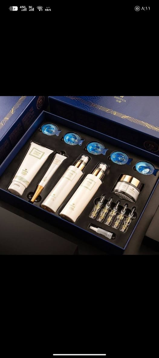 🌟 بكج الكافيار المميز 🌟
📝 الوصف:
هي طقم العناية الفاخرة BEOTUA Caviar Luxurious Skin Care Set ✨
يحتوي على مستخلص الكافيار، ومصمم لترطيب البشرة بعمق وتحسين نضارتها ومظهرها العام 💧💆‍♀️.
📦 تتضمن المجموعة منتجات متعددة مثل:
الغسول 🫧، التونر 🧴، اللوشن 🧴، كريم الوجه 🧖‍♀️، كريم العين 👁️، والأمبولات المغذية 🧪.
✨ فوائدها الأساسية:
1️⃣ ترطيب عميق وتحفيز مرونة البشرة 💦.
2️⃣ تفتيح وتوحيد لون البشرة 🌸.
3️⃣ تقليل الخطوط الدقيقة والتجاعيد 📉.
4️⃣ تغذية وتجديد خلايا البشرة بفضل مستخلص الكافيار الغني بالأحماض الأمينية 🧬.
5️⃣ ترك البشرة ناعمة ومشرقة بمظهر فاخر 👑.

سعر مناسب جداااااا 
تواصل خاص او واتساب ***********
يوجد. توصيل جميع المحافظات
