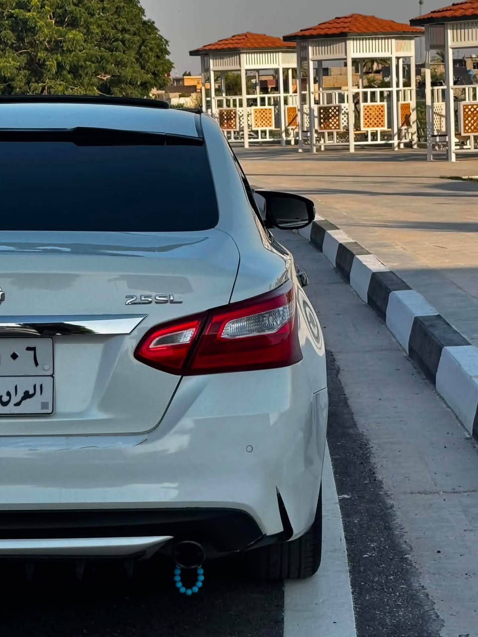 نيسان التيما موديل 2017خليجي 
مواصفات SLلمتد يعني فول فول 
تحديد مسار 
رادار امامي خلفي 
شاشه وكاميره 
كشنات جلد 
كشنات هيتر 
كشنات كهربائي
استيرن هيتر 
مانع انزلاق 
تبريد قطعتين
مرايات شفط
فتحه سقف 
سستم سماعه BOOS
بصمه ابواب بصمه قفل 
بصمه صندوق
تشغيل عن بعد 
ضرر جاملغ و بونيد تبديل بلاد
بدون دواخل ايرباك سليمه 
سعر115وبي مجال 
***********
