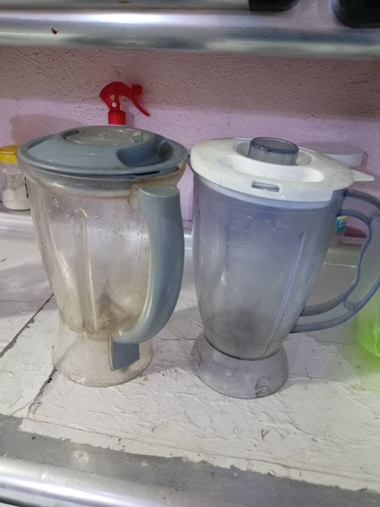 دولكات بلاستك الوحده سعره ٢٠٠٠  والزجاج السوده سعره ١٠ قفل المكينة سعره ٢٠٠ الطبله حجم كبير سعره ٢٥ حي الحر *********** كربلاء, العراق
