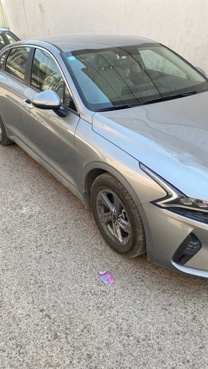 للبيع كي 5 2022 خليجي السيارة مواصفات عادية حساس أمامي خلفي شاشة كامرة لايت زنون بلاجكتور زنون رقم بغداد الجديد بسمي السيارة جديدة بمعنى الكلمة فقط الجاملغ الخلفي الأيسر بي رش فقط بدون ضربة مكان السيارة بغداد الكرخ السعر 165 رقم الهاتف *********** بي واتساب
