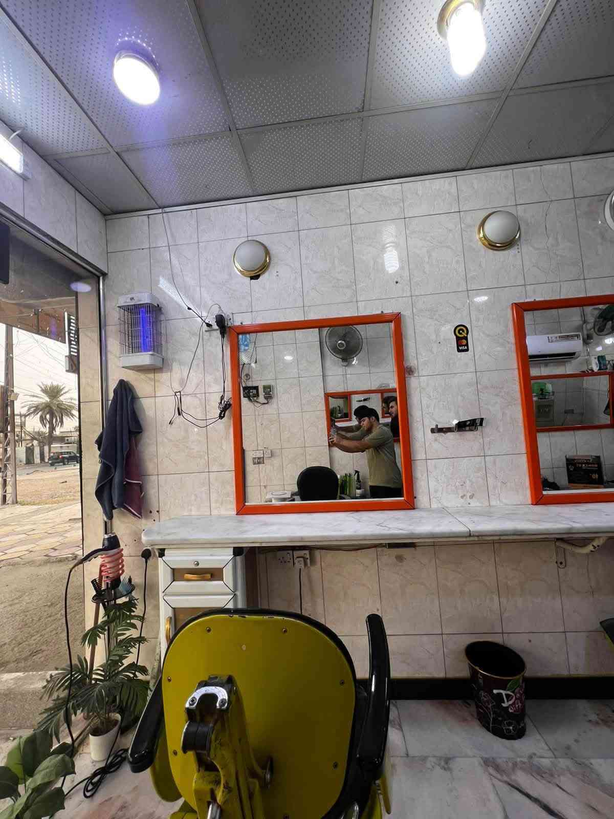 السلام وعليكم
كراسي للبيع عدد3 او كومديات3 ومري 3اوفاترينه اهم وجامه جبيرة مكاني بغداد البلديات 

اتصل وتدلل

‭***********‬
