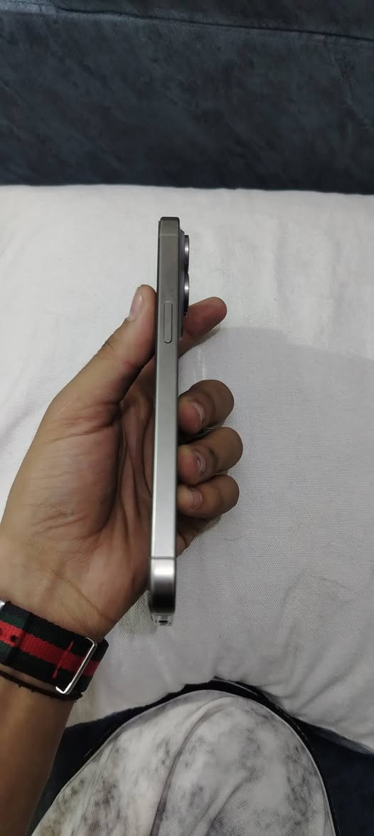 ايفون 15برو ماكس ذاكره 256 بطاريه87٪ جهاز اخو جديد زلغ واحد مابي وتر بروف جهاز بمعنه كلام نضيف هوه جديد سوه لا مفتوح ولا مصلح عربي شرق اوسط اصلي ماستر ملحقات كامله 
سعر 1200الف قفل
النجف الأشرف حي نصر قرب لطفائيه
للمبايل ***********
