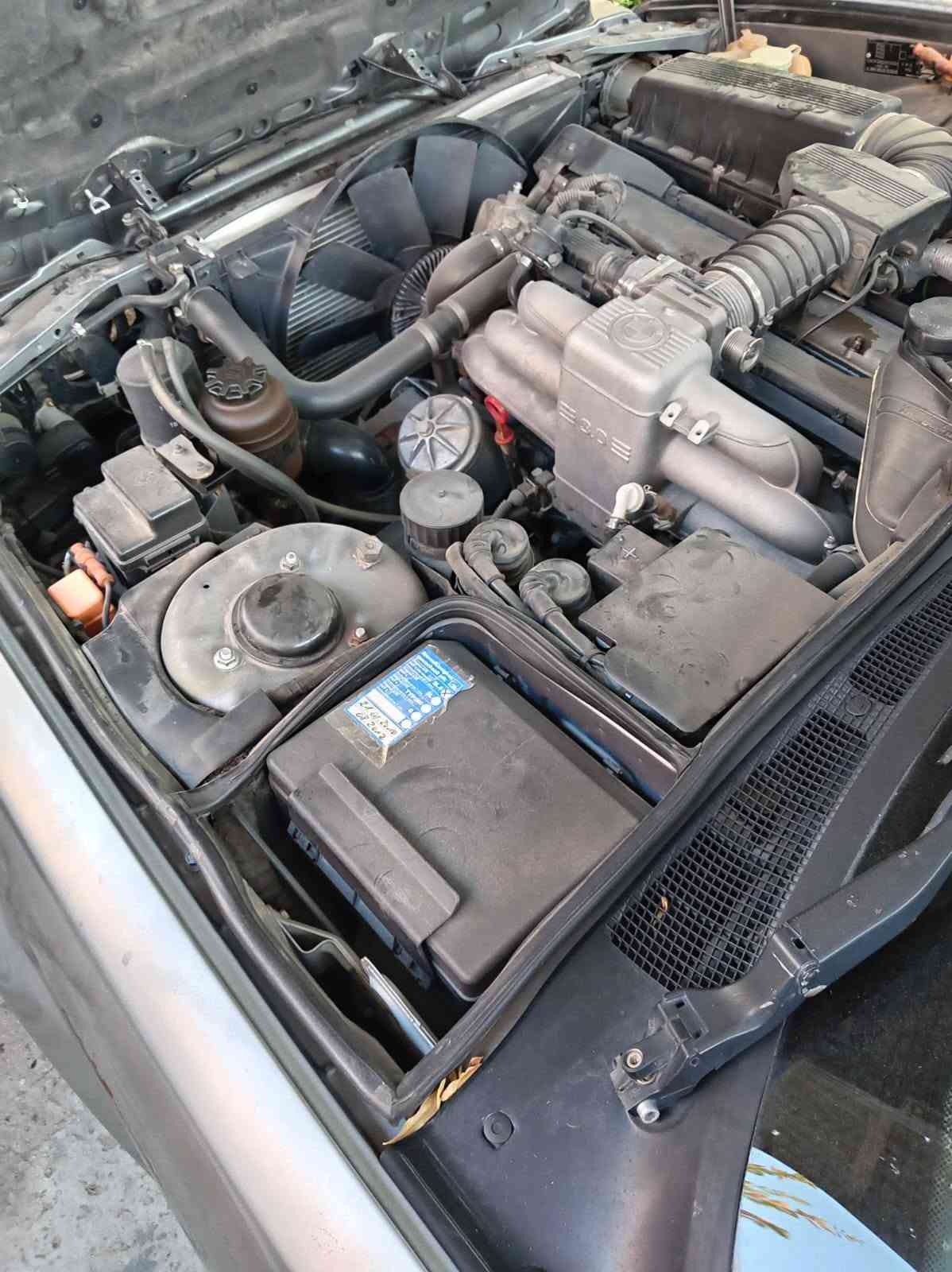سلام وعليكم سيارةBMWموديل 1991
ومحركها ستة سلندر والضرر  بس الباب الخلفي الورة السايق بي ضربة مامصبوغة
السعر 65بي مجال
استفسار ع رقم ***********
مكاني الرمادي الصوفية
