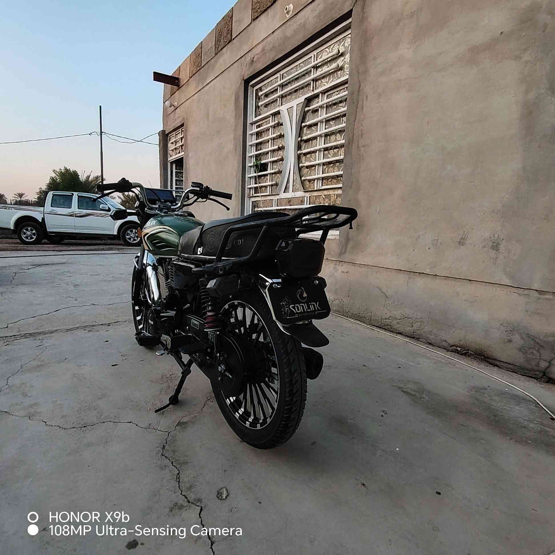 السلام عليكم دراجه للبيع موديل 25 اوراق بغداد المكان واسط عزيزيه ***********

نص مكتوب في الصور:
- HONOR X9b
- 108MP Ultra-Sensing Camera
- O HONOR X9b
- HONOR X9b 108MP Ultra-Sensing Camera