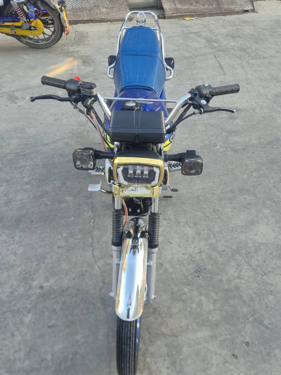 إيراني سولنيك للبيع 150cc النظافة كدامك المحرك ناعم شخط مابي وين متريد أفحص سعر750 بي مجال للشراي فقط واتس ***********
