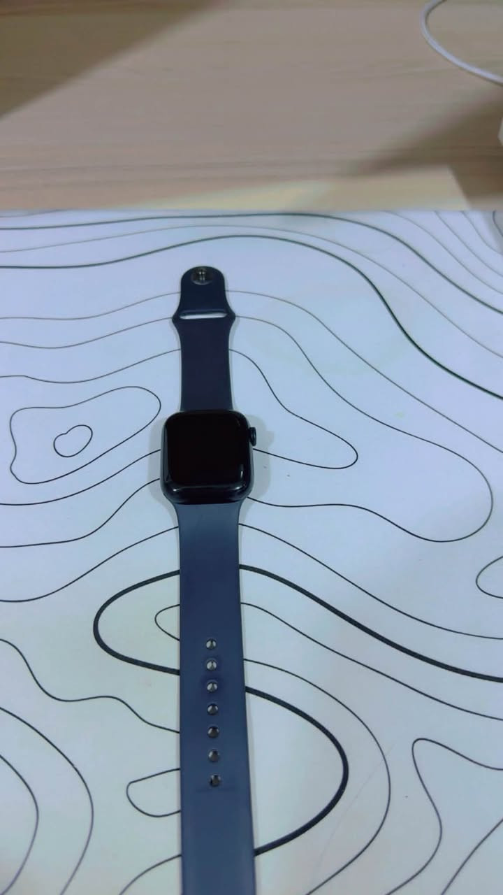Apple Watch Series 9 GPS
ابل واتش سيريس 9 تحديد موقع  
الساعة أخت الجديدة واستعمال جداً جداً قليل، ونظافتها 99% كدام عينيك
الموديل: Apple Watch Series 9 GPS
• المعالج: معالج S9 الخارق (أسرع وأسلس أداء)
• ميزة النقر المزدوج (Double Tap): تحكم بالساعة وبالمكالمات بحركه الاصبع  بدون ما تلمس الشاشة.
• اللون: Midnight (منتصف الليل - كحلي غامق ملكي) 
• حجم 41mm
• ⁠مع سيرها الاصلي الكحلي الغامق 
• الذاكرة: 64 جيجابايت
• نسبة البطارية: 98%
مكاني بغداد 
للتواصل ***********
