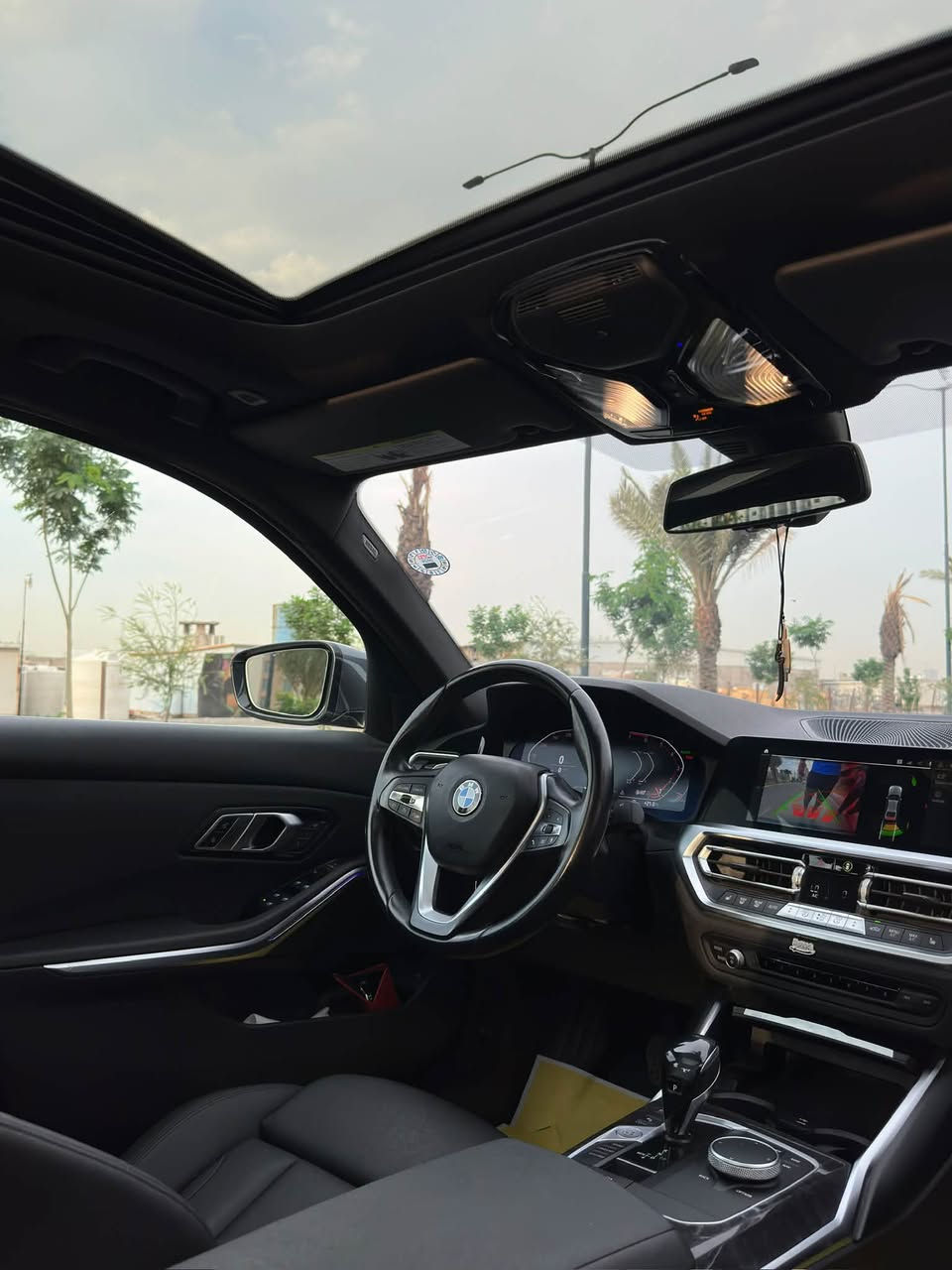 G20 330i • ٢٠٢١ • ماشيه ٧٠ الف