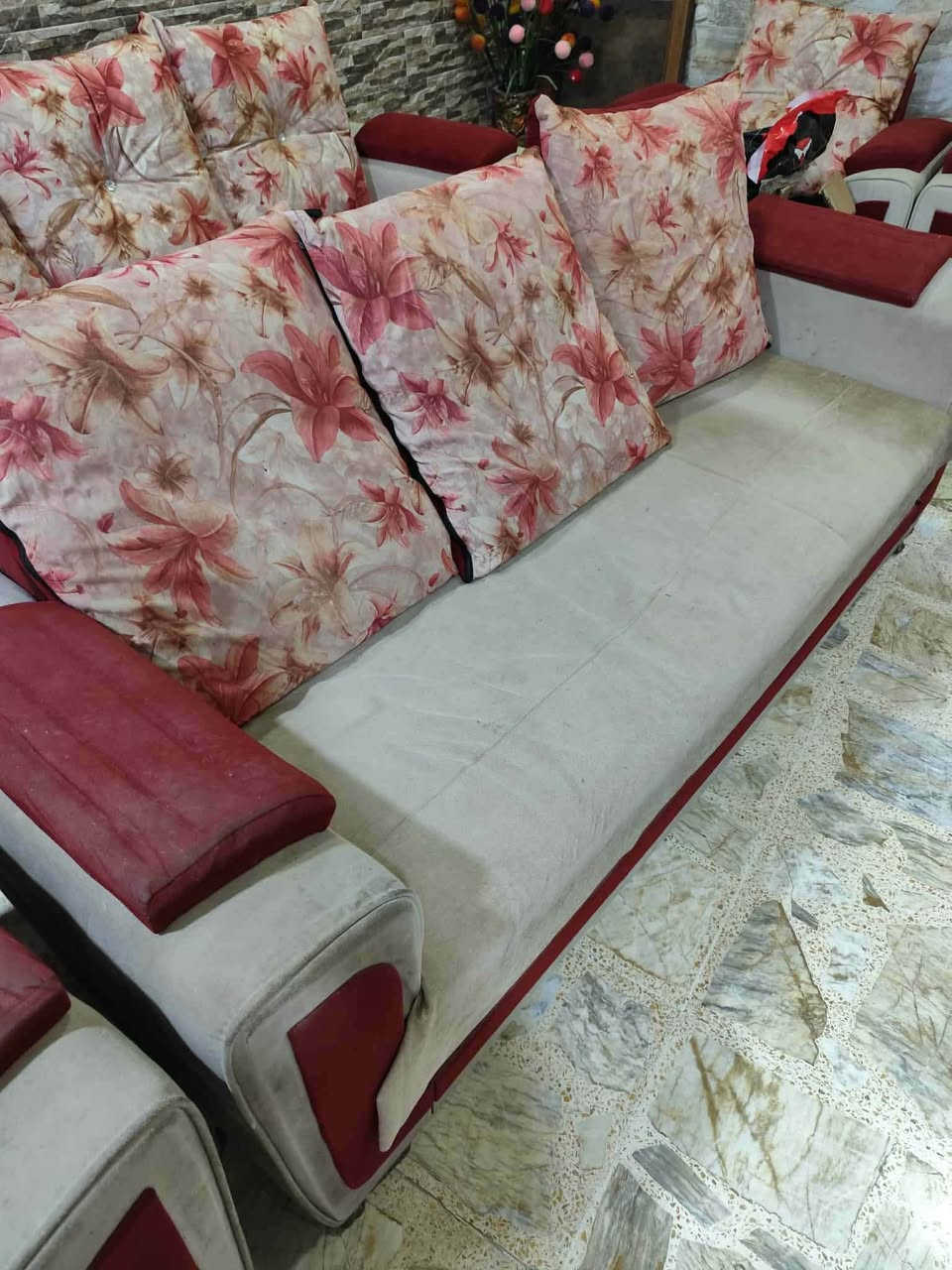 سلام عليكم 
متوفر تخم للبيع مكانه بل حله السعر 175 وبي مجال 
للتواصل والاستفسار ***********
