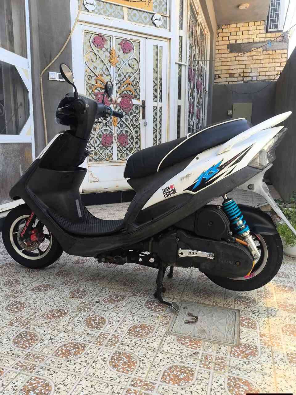 ديوانيه - عفك
***********

دراجه غاليه اخيك مو شراي لا تعبني
